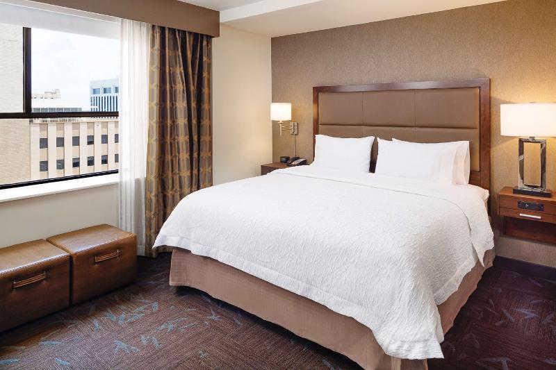 חדר פרמיום, Hampton Inn & Suites Dallas Downtown