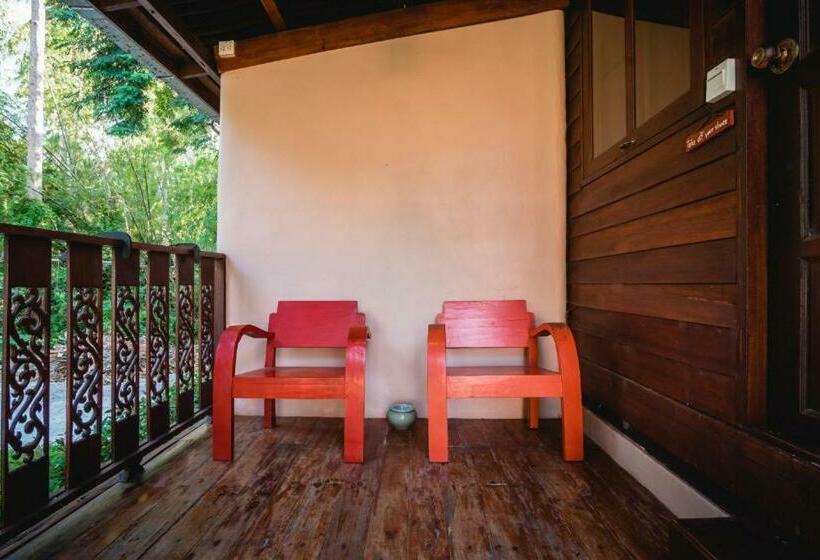 جناح, Leeloo Paradise