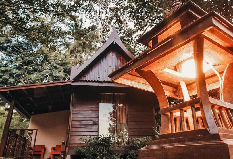 غرفة قياسية ثلاثية, Leeloo Paradise