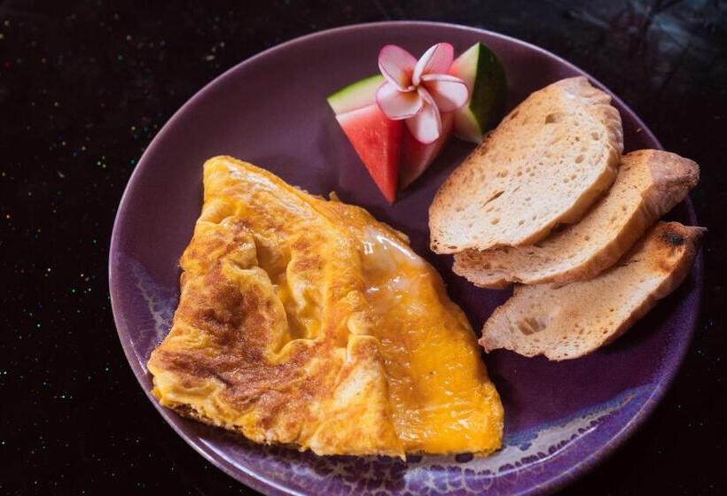 بنجلو ديلوكس, Leeloo Paradise