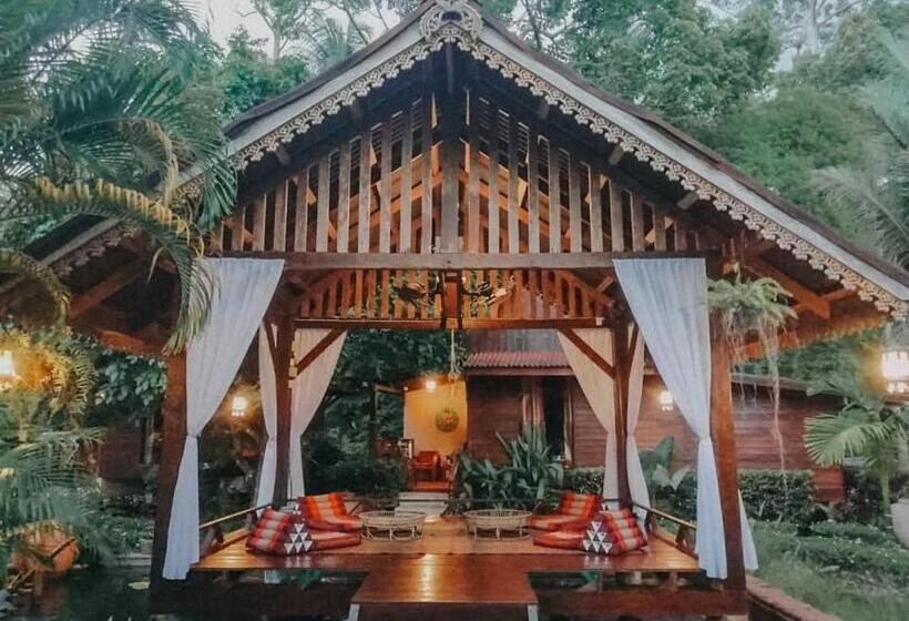 بنجلو ديلوكس, Leeloo Paradise