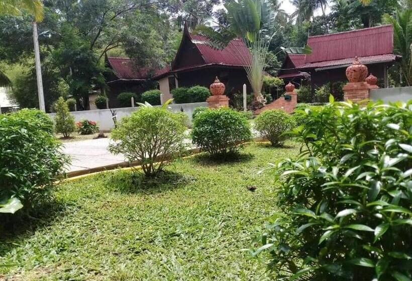 بنجلو ديلوكس, Leeloo Paradise