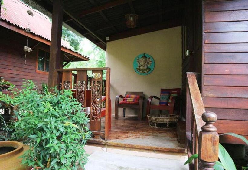 غرفة قياسية ثلاثية, Leeloo Paradise