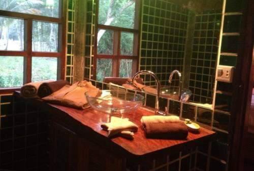 غرفة قياسية ثلاثية, Leeloo Paradise