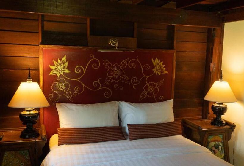 بنجلو عائلى, Leeloo Paradise