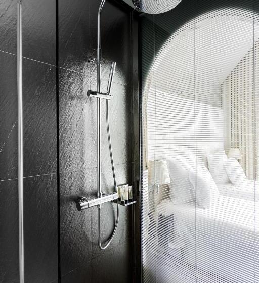 Bed in Shared Room, M Social Singapore