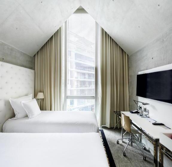 Bed in Shared Room, M Social Singapore