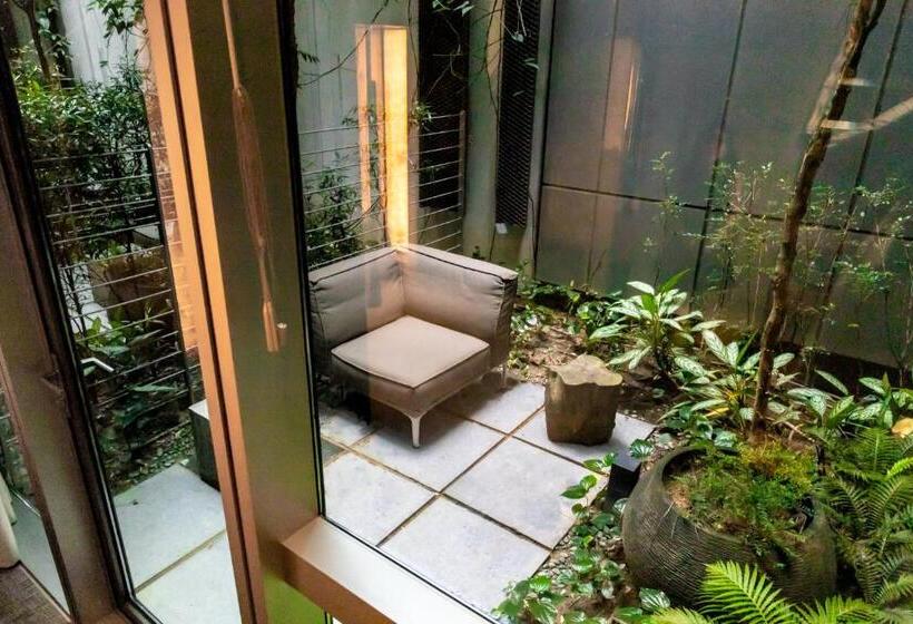 Standard Room with Terrace, M Social Singapore