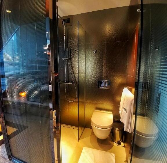 Standard Room with Terrace, M Social Singapore