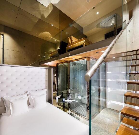 Standard Room, M Social Singapore