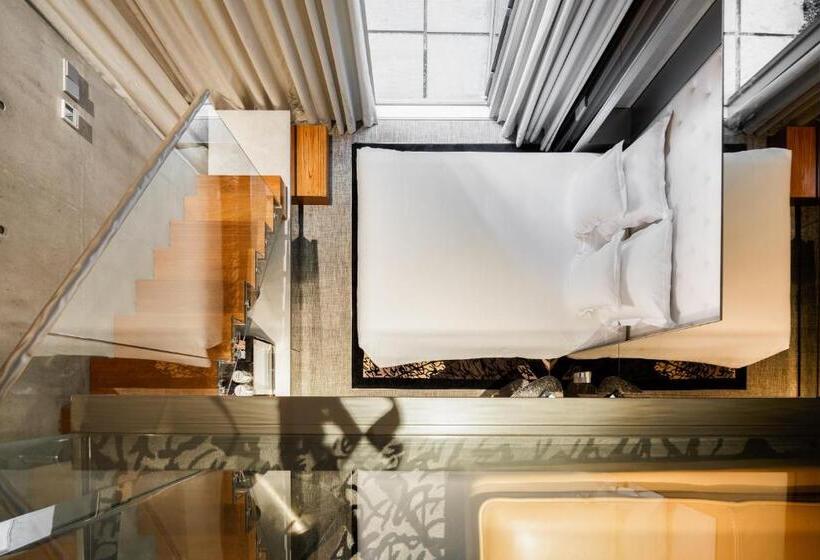 Standard Room, M Social Singapore