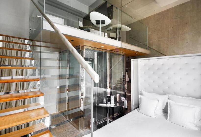 Standard Room, M Social Singapore