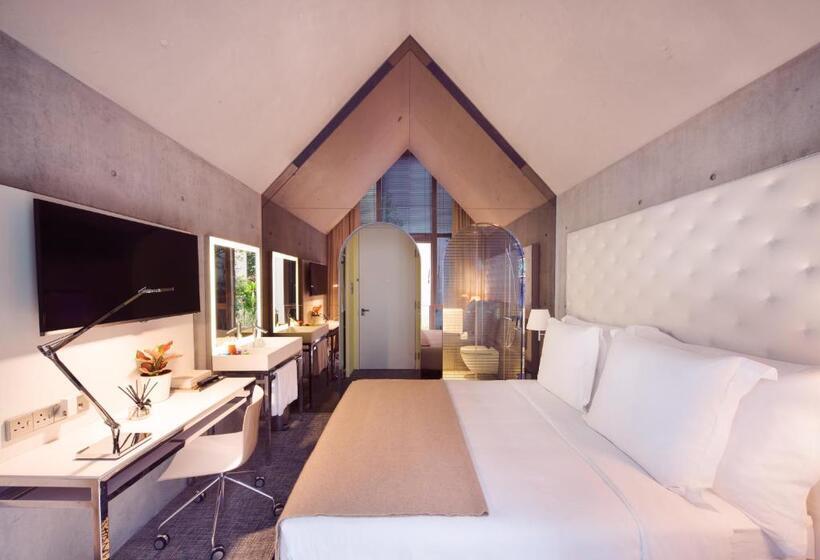 Bed in Shared Room, M Social Singapore