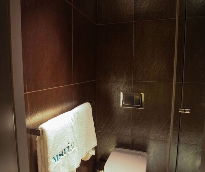 Bed in Shared Room, M Social Singapore