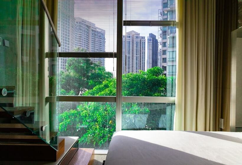 Standard Room Double Bed, M Social Singapore