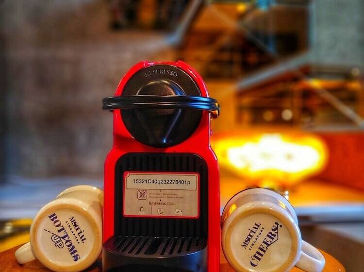 Standard Room Double Bed, M Social Singapore