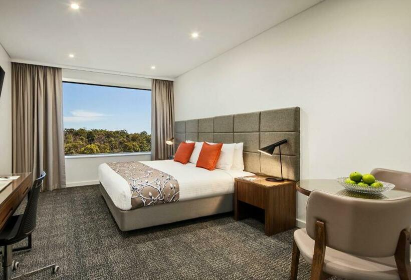 スタンダードスタジオ, Quest Kings Park