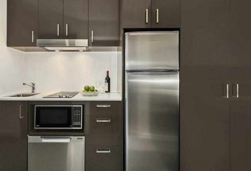 スタンダードスタジオ, Quest Kings Park