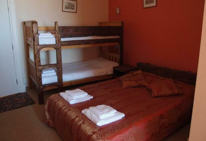 패밀리 룸, Royal Britannia