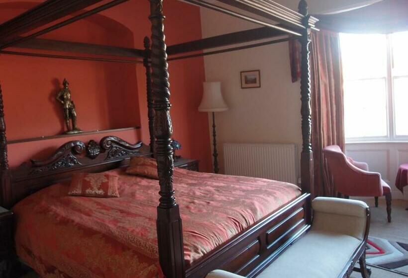 اتاق سوپریور با چشمانداز دریا, Royal Britannia