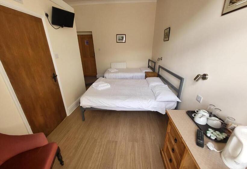 스탠다드 트리플 룸, Royal Britannia