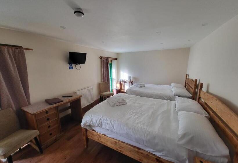 4인용 스탠다드 룸, Royal Britannia