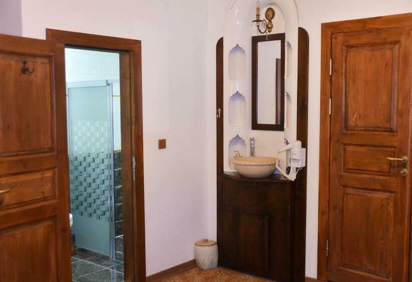 اتاق استاندارد, Uluhan