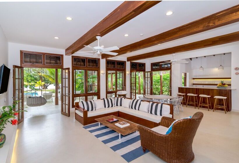 ویلای 5 خوابه, Idle Awhile Beach