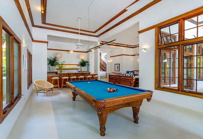 ویلای 4 خوابه, Idle Awhile Beach