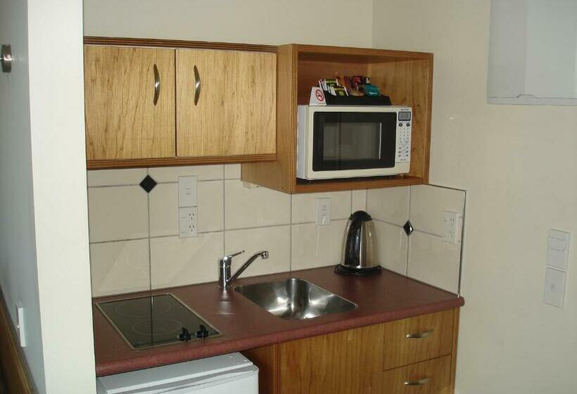 استودیوی استاندارد, Parkside Motel