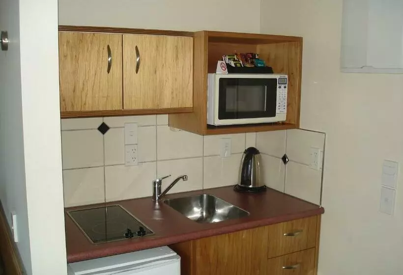 Standard-studio, Parkside Motel