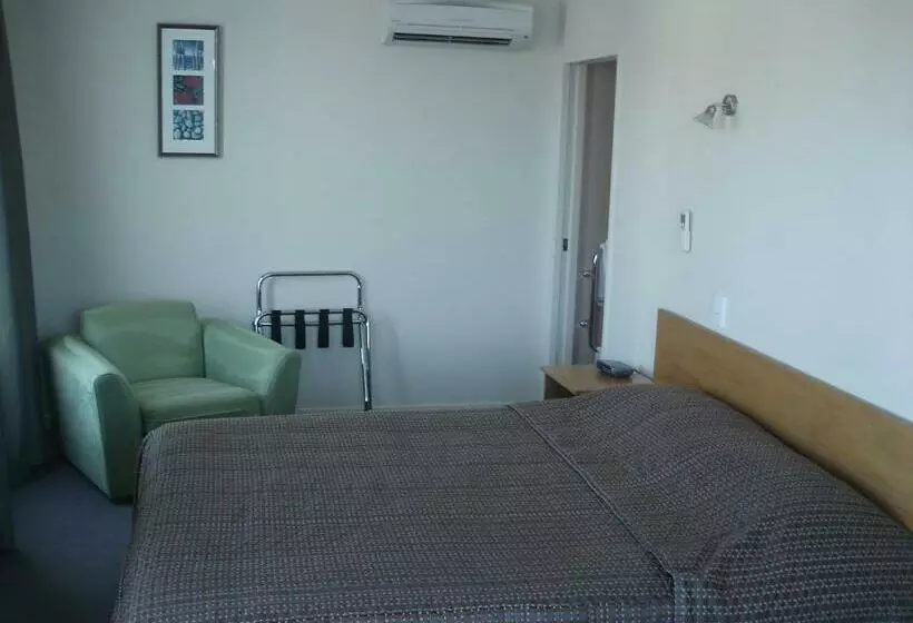 Standard-studio, Parkside Motel