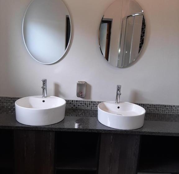 חדר משפחתי, Lodge Bellagio