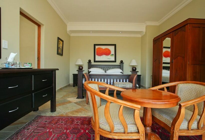 Семейный Номер, 12 On Hillel Guest Manor