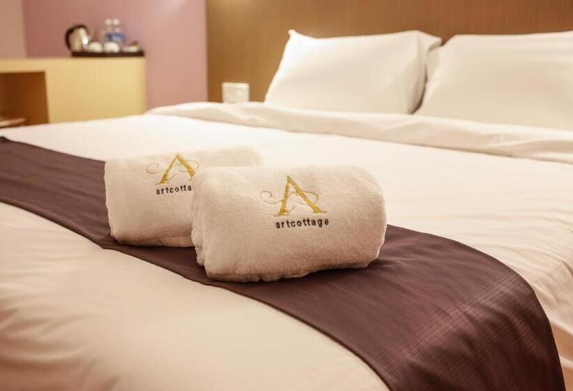 سوییت اجرایی, Art Cottage Boutique