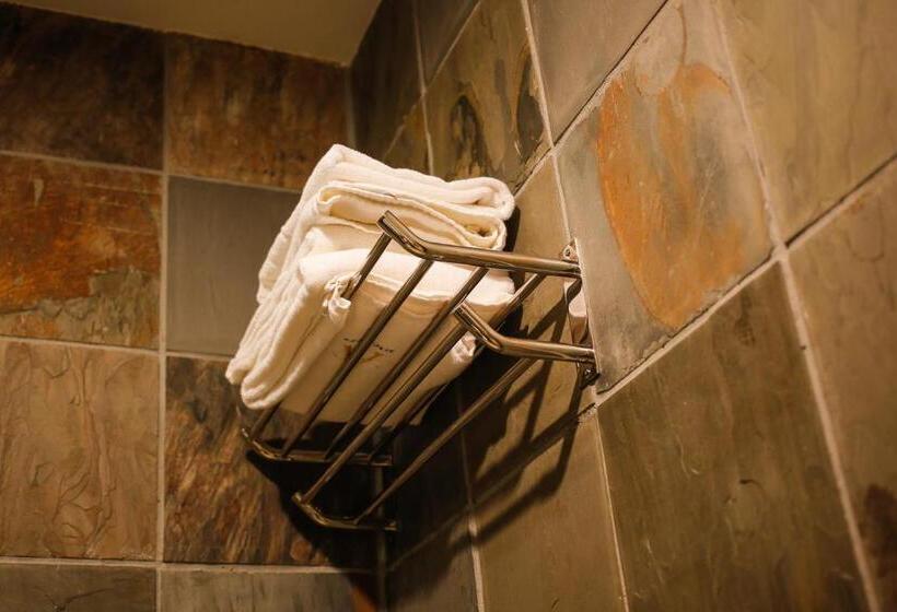 سوییت خانوادگی, Art Cottage Boutique