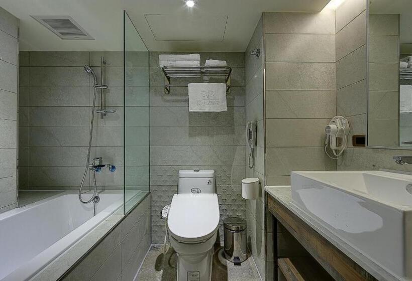 اتاق لوکس, Lan Kwai Fong Garden