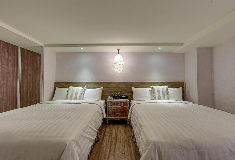 اتاق استاندارد چهار تخته, Lan Kwai Fong Garden