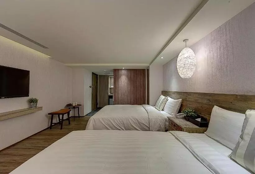 اتاق استاندارد چهار تخته, Lan Kwai Fong Garden