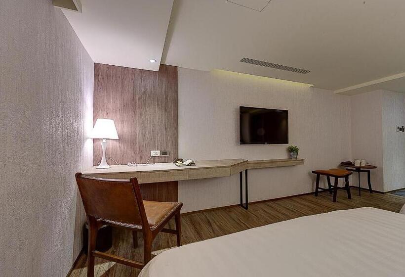 اتاق استاندارد چهار تخته, Lan Kwai Fong Garden