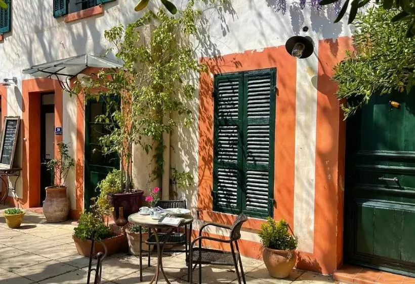 اتاق استاندارد سه نفره, Maison Bagatelle