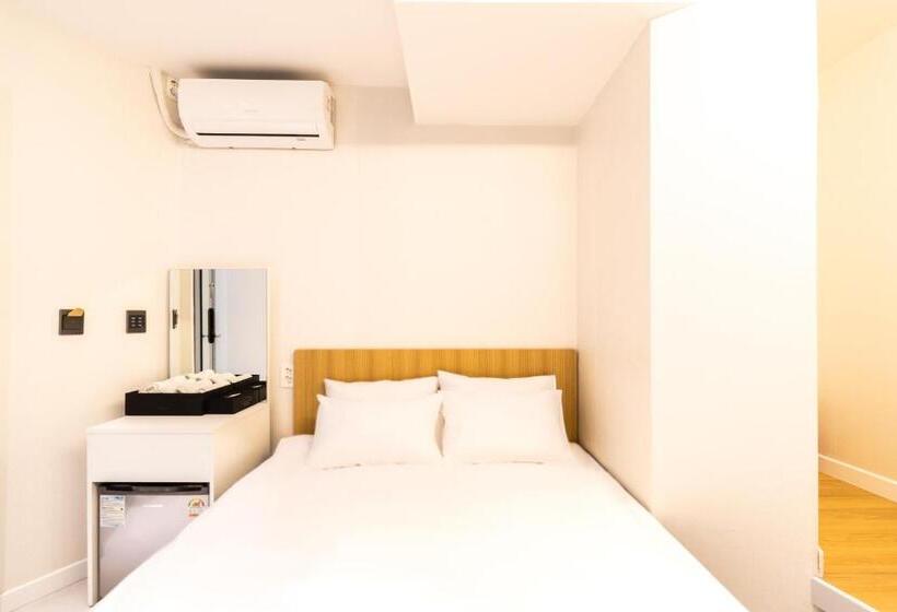 Quarto Estandar, U Stay Myeongdong