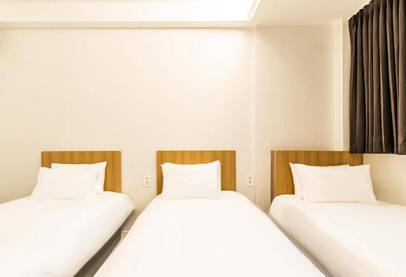 Quarto Triplo Estandar, U Stay Myeongdong