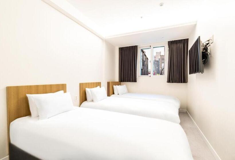 Quarto Triplo Estandar, U Stay Myeongdong