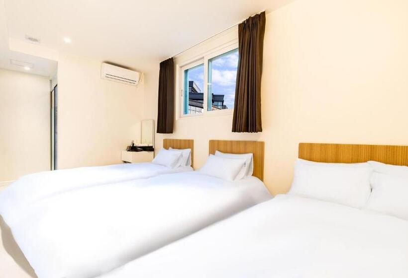 Quarto Triplo Deluxe, U Stay Myeongdong