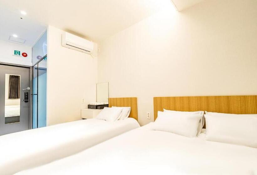 Quarto Deluxe, U Stay Myeongdong