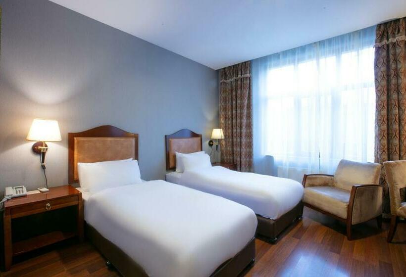 اتاق استاندارد, Sheki Palace