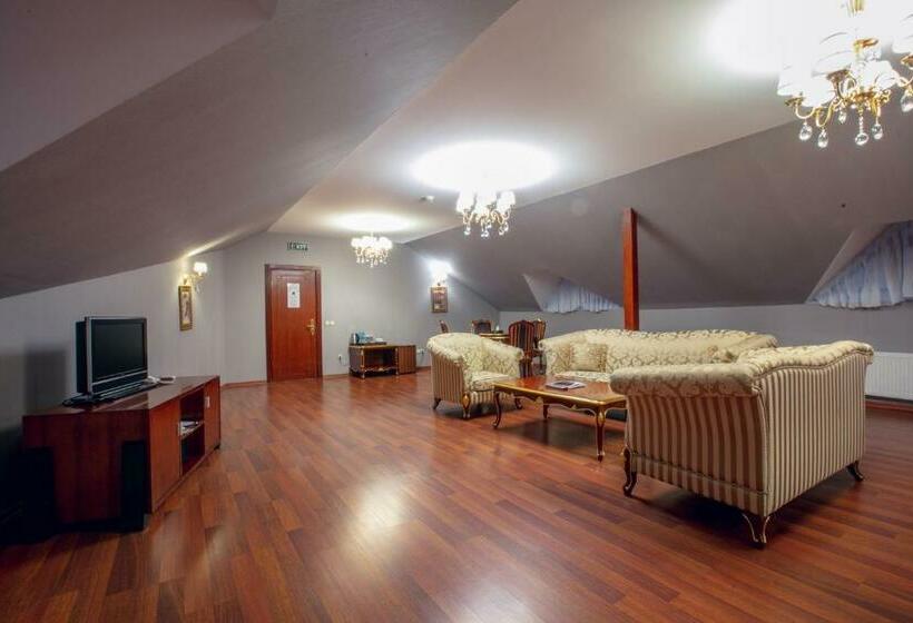 سوییت اجرایی, Sheki Palace