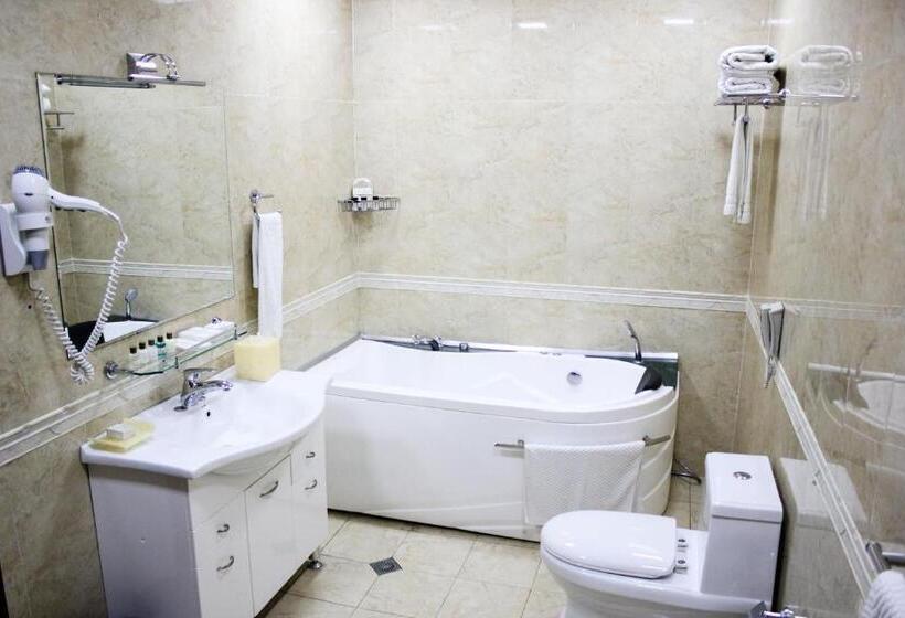 سوییت, Sheki Palace