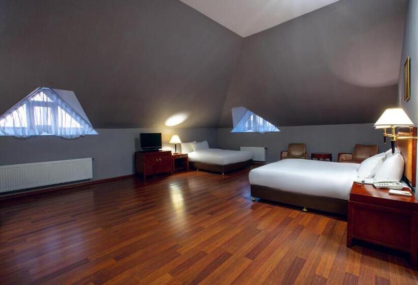 اتاق لوکس سه تخته, Sheki Palace